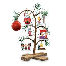 Tabletop Tree Peanuts Classic Holiday Memories Tabletop Tree By The Bradford Exchang Snoopy Christmas Charlie Brown Christmas Tree Brown Christmas Decorations