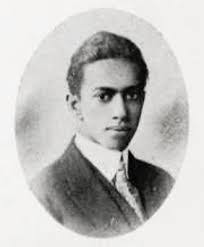 Muriel Knowles's Instagram, Facebook & TikTok