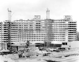 In The 1950s Miami Beach Entered A Golden Era And Was Considered America S Riviera The Rat Pack Fontainebleau Miami Beach Fontainebleau Miami Beach Resorts