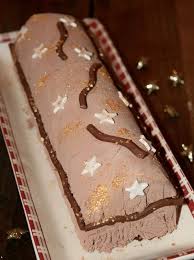 Du Piano A L Assiette Buche Glacee Praline Vanille Buche Glacee Buche De Noel Glacee Praline