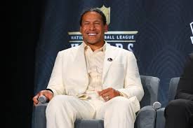 That money has come from a combination of his career nfl earnings, endorsements, and his various business ventures. Ciyq7 G86yng1m