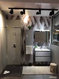 On Aime L Ambiance Cocooning Pour Cette Petite Salle De Bain Aux Couleurs Nature Et Douceur L Petite Salle De Bain Amenager Petite Salle De Bain Salle De Bain