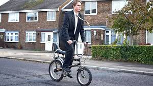 Narra las turbias aventuras y rivalidades mezquinas en una pequeña empresa que comercializa ventanas de doble acristalamiento. White Gold Tv Series 2017 2019 Imdb