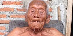 Tak puas hanya satu lele, dia pun menunggu lele satunya lagi. Manusia Aneh Kisah Hidup Mbah Gotho Pria Sragen Yang Diduga Jadi Manusia Tertua Di Muka Bumi Merdeka Tag Page 1