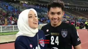 Sweet Habis Mia Ahmad Cium Pipi Keeper Jdt Izham Tarmizi Menang Piala Malaysia 2017 Youtube
