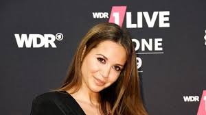 Watch the official music video for ain't it funny by jennifer lopez listen to jennifer lopez: 49icptllao1ofm
