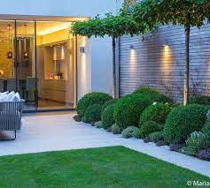Wandsworth Garden By Matt Keightley And Rosebank Landschaftsbau Fotografie By Mari Fotogr Modern Planting Contemporary Garden Design Modern Garden Design