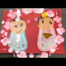 アプリ投稿 ひなまつり 画用紙 折り紙 スタンプ クレヨン 保育や子育てが広がる 遊び と 学び のプラットフォーム ほいくる ひな祭り 制作 ひなまつり クラフト ひなまつり