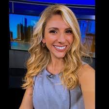 Kellie Rowe's Instagram, Twitter & Facebook