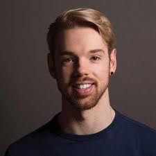 An aspiring Port Glasgow actor is following in the famous footsteps of  Welsh legend Anthony Hopkins