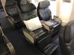 United airlines first placed the 777 into commercial airline service in 1995. Review United First Class 777 200 Denver To Honolulu Travelupdate