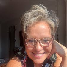 Carrie Burchfield's Instagram, Twitter & Facebook