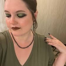 Pauline Voss (@skadivore)