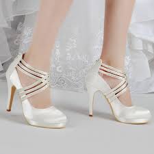 Se hai intenzione di sposarti e hai poco tempo ma non vuoi rinunciare allo stile, non preoccuparti per la scelta delle scarpe, zalando ti aiuterà. Come Scegliere Le Scarpe Da Sposa Gloria Saccucci Spose