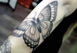 Tatuajes De Polillas Y Mariposas En Black And Grey Tatuaje De Polilla Tatuajes De Arte Corporal Tatuajes De Tinta Negra