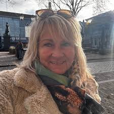 Vandaag een grote verrassing voor Arie en Bert Koedood. Mitsubishi  Turbocharger and Engine Europe B.V. kwam met de verrassing en een award  voor 40 jarig partnership tussen Koedood en Mitsubishi.