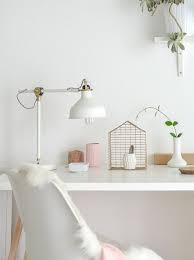 13 Diy Wire Storage Options That Actually Look Pretty Metal Homes Home Home Office Design