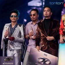 Congrats to hael husaini for winning the main award of anugerah juara lagu! Senarai Pemenang Anugerah Juara Lagu Ke 32 Ajl 32 2018 Ieyra Com