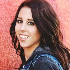 Lindsey Sampson's Instagram, Twitter & Facebook