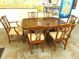 Memorable family gatherings start at the dinner table, and this piece provides the perfect setting. Vintage Bernhardt Dining Table And 6 Chairs Ec 280 Huge Estate And Collectibles Auction K Bid