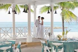 Bahamas Wedding Venues Sheraton Nassau Beach Resort And Casino Bahamas Wedding Venues Bahamas Wedding Gazebo Wedding