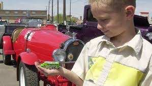 Brandon Brewster's Instagram, Twitter & Facebook