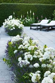 63 Awesome Small Flower Garden Ideas Small Flower Gardens Beautiful Gardens White Gardens