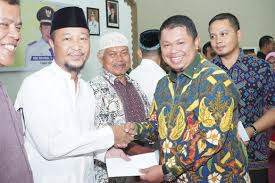 Check spelling or type a new query. Honor Rt Rw Yang Dinaikkan Amril Kini Di Pangkas Puluhan Rt Rw Duri Timur Kecewa Kembalikan Sk Ke Lurah Riau Lantang