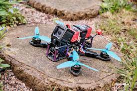 While many drones are bigger, small quadcopters provide the maneuverability required to cope with the obstacles and turns on a typical racecourse. How To Build A Racing Drone Tutorial 2019 Oscar Liang