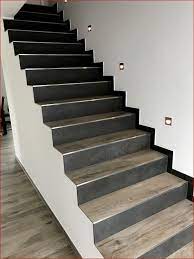 Diese bringt eine erhöhte ruschemmung mit sich, lässt sich aber auch schlechter reinigen. Treppenhaus Fliesen Bilder 1 Treppe Fliesen Treppenfliesen Treppe Haus