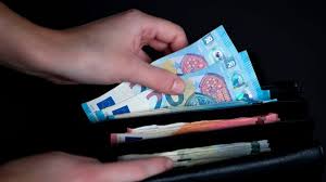 Wer ein girokonto bei einer bank besitzt, lasse sich eventuell auch für andere produkte des geldhauses gewinnen, sagte schmidberger weiter. Banking Stiftung Warentest Ubernimmt Vorerst Girokonten Vergleich Golem De