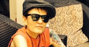 Sum 41 Frontman Deryck Whibley Still Learning To Walk Properly Following  Alcohol Collapse A Year Ago