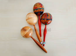 Kesenian ini di mainkan secara berkelompok , bersama dengan alat. Distributor Alat Musik Tradisional Marakas Maluku Utara Madaniah