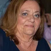 Carolyn Hanneman's Instagram, Twitter & Facebook