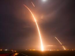 Shot from glamis at the imperial sand dunes in california. Incredible Time Lapse Image Of Spacex S Launch And Landing Business Insider