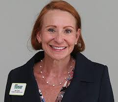 Carolyn Corum's Instagram, Twitter & Facebook