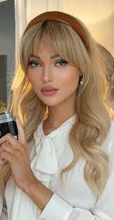 Patricia Pieri's Instagram, Twitter & Facebook