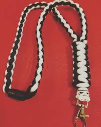 There are a lot of ways to do a four strand braid and today i'm showing you how to do a 4 strand round braid. Four Strand Round Braid Stormtrooper Lanyard Paracord