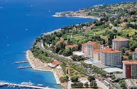 Every country with a coast needs a swish beach resort and portorož (portorose in italian) is slovenia's. Thermalbader Portoroz