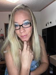 Good morning beautiful people ✨️ 💕 Wake up, drink enough water and  exercise! ✌🏽 @highlight