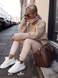 10 tenues d'hiver pour porter vos baskets blanches – Polyvore : Source #1  Tendances Mode, Beauté, Luxe & Lifestyle