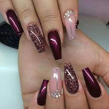 24 Gelnagel Muster Weihnachten Auf Den Nageln Nageldesign Zenideen Burgundy Nails Nail Designs Maroon Nails