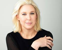 Cassie Beck's Instagram, Twitter & Facebook