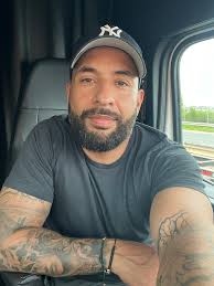 Traffic Incident Involving Car Haulier Near Enola and Dugald