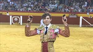 Los novilleros sin picadores jorge martínez y carlos domínguez, ayer, durante su salida a en el cuarto, jorge martínez fue ganándole terreno al novillo de salida, sacándolo hasta los medios con. El Novillero Jorge Martinez Participa En Mexico En El Certamen Vivir Como Torero Burladero Tv