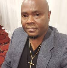 Family time before performing in ST PAUL LA REUNION, LYON FRANCE, SINNAMARY  GUYANE & ST BARTHS in August ✈️ 🌎 congratulations @chelseacooperbraun &  wes