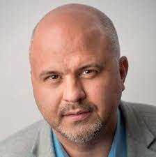 Acesta a fost ales în funcție în luna decembrie a anului 2016. Emanuel Ungureanu Primul Pe Lista Usr BuzÄƒu La Camera DeputaÅ£ilor 17 10 2020 Bursa Ro