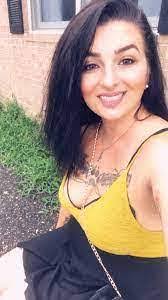 Samantha Lavalley's Instagram, Twitter & Facebook