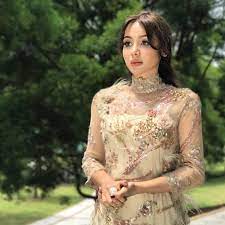 Sebelum bergelar pelakon, nadiyah shahab lebih dikenali sebagai freelance model dan juga host untuk rancangan travel 'lost at sea' yang ditayangkan di saluran go asean (astro channel 737). Biodata Dan Profil Lengkap Nadiyah Shahab Iluminasi