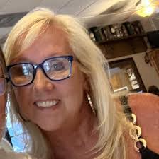 Karen Gilley's Instagram, Twitter & Facebook